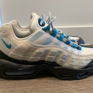 Nike Air Max 95 Sneakers in Cream and Blue